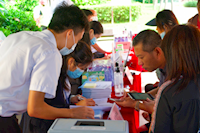 金湾供水所开展供水效劳进社区活动 践行为民办实事